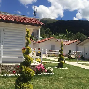  Lodge Vela E Bardhe